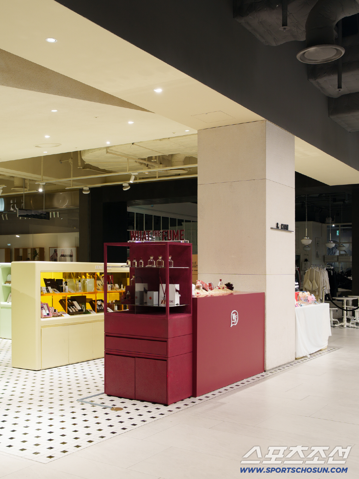 '론칭 한 달 만에 이게 가능해?' '왓더퓸', 더현대 서울 비클린 팝업…