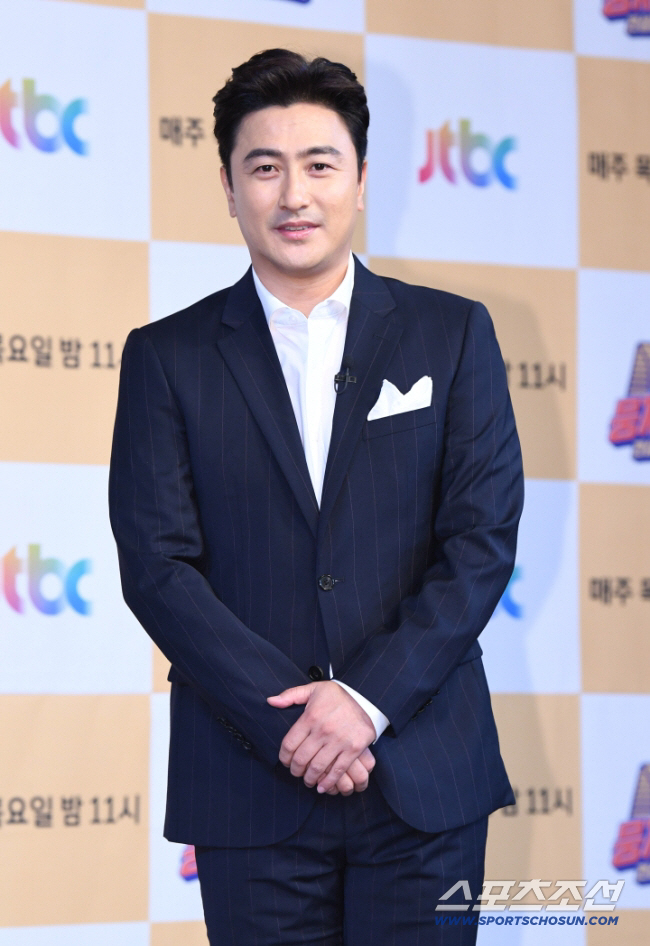 "그냥 하지 마세요" 댓글 폭주…안정환, 피자집 오픈 논란에 해명