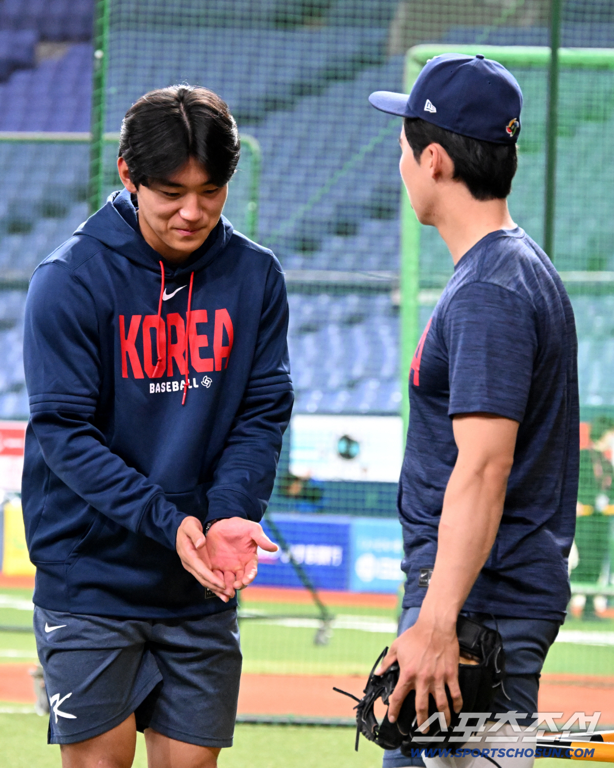 '형 제발요~' 김혜성 앞에 두 손 모은 김도영…글러브 두고 무슨 일이[…