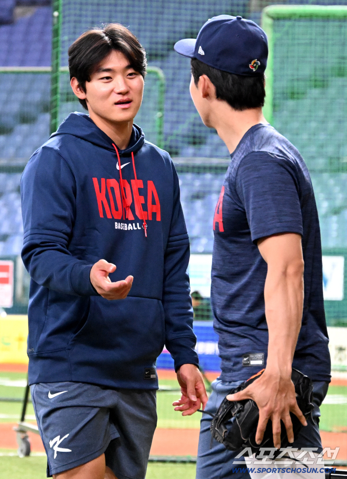 '형 제발요~' 김혜성 앞에 두 손 모은 김도영…글러브 두고 무슨 일이[…