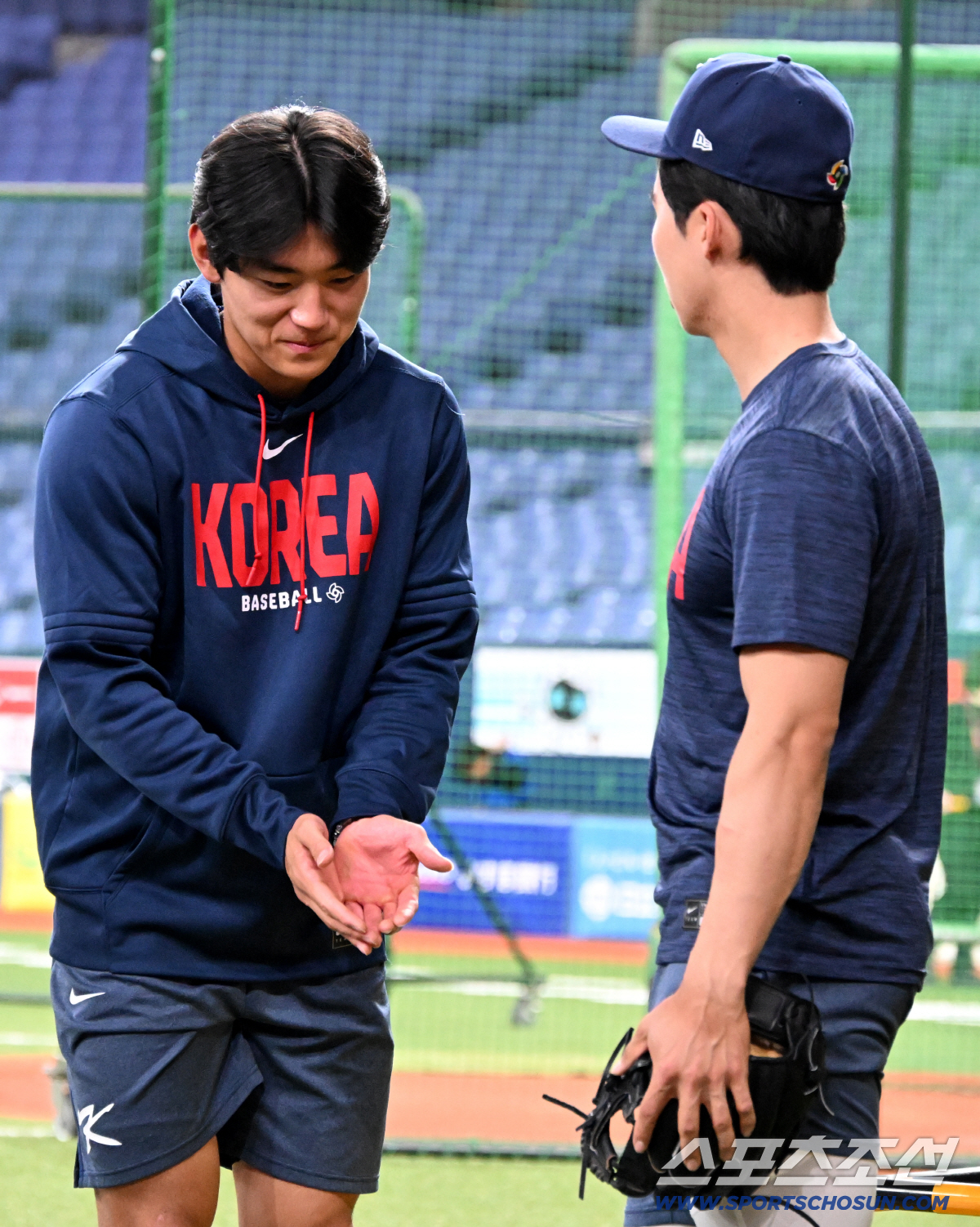 '형 제발요~' 김혜성 앞에 두 손 모은 김도영…글러브 두고 무슨 일이[…