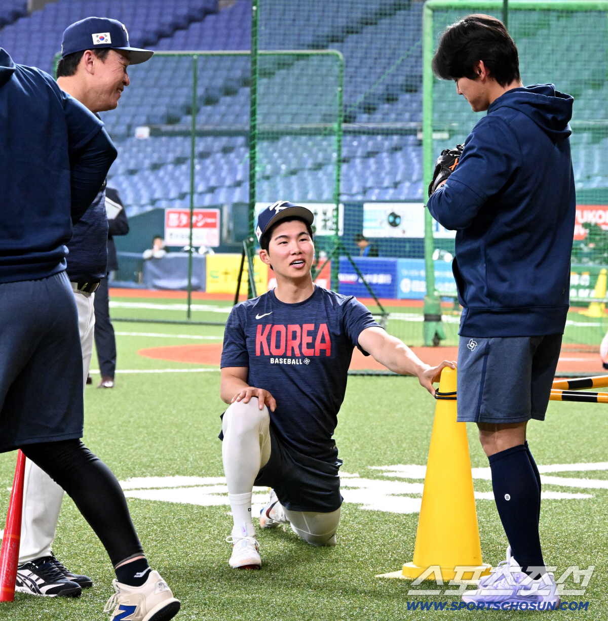 '형 제발요~' 김혜성 앞에 두 손 모은 김도영…글러브 두고 무슨 일이[…