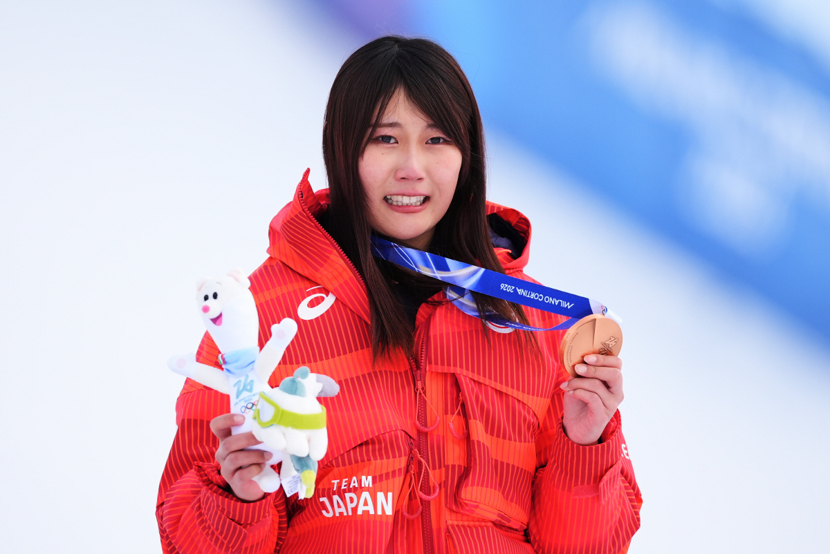 日 폭발! "금메달 확신 했는데...정말 분하다", "내가 2관왕 했어야…