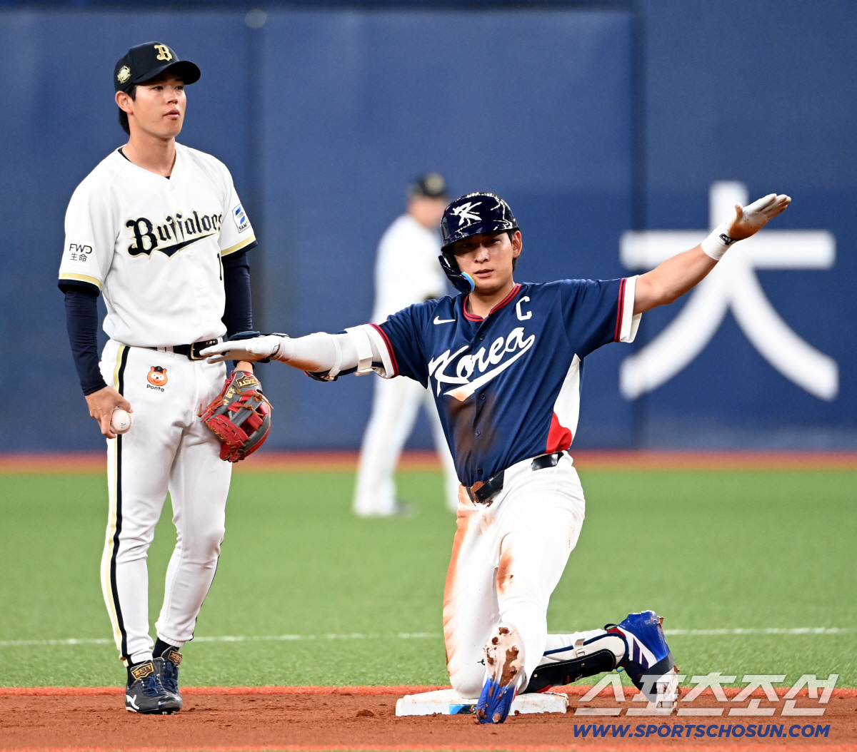 '韓 진짜 사고 치나' 쾅쾅쾅! 노시환표 비행기 세리머니 빛났다…"마이애…