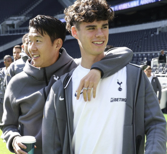 英 독점! "연락 없더라"→"번호 바꿨잖아" 손흥민 서운함 폭발 주인공,…