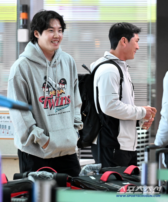 "제2의 오지환? 아직 일러…박용택 선배님보다 오래 뛸 거라서" FA 2번 → 데뷔 18년차에도 여전히 뜨거운 심장 [SC피플]