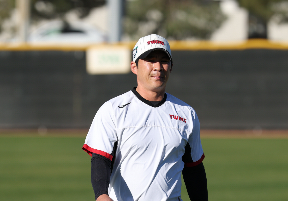 "제2의 오지환? 아직 일러…박용택 선배님보다 오래 뛸 거라서" FA 2…