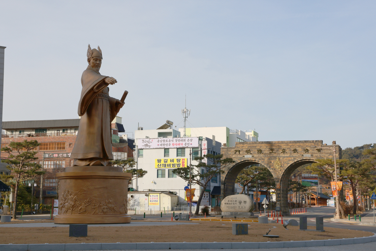 '부여·공주'로 떠나는 시간여행…백제의 시간은 거꾸로 흐른다