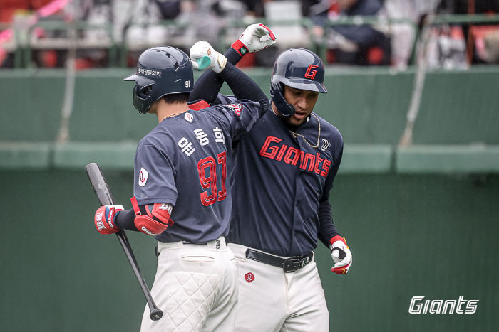 'FA 0입' 롯데, 놀고만 있던 건 아니다 → 어차피 '이것' 안 되면…