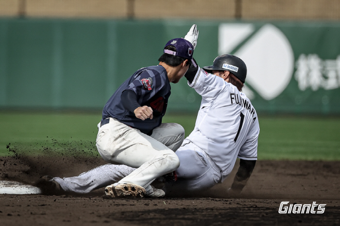 'FA 0입' 롯데, 놀고만 있던 건 아니다 → 어차피 '이것' 안 되면…