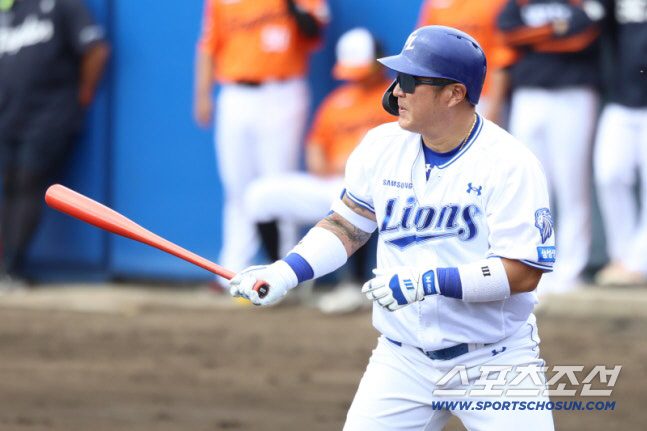 '이게 최형우 클라쓰' 수비에 긴장해 타격은 1도 신경안썼다는데... 처…