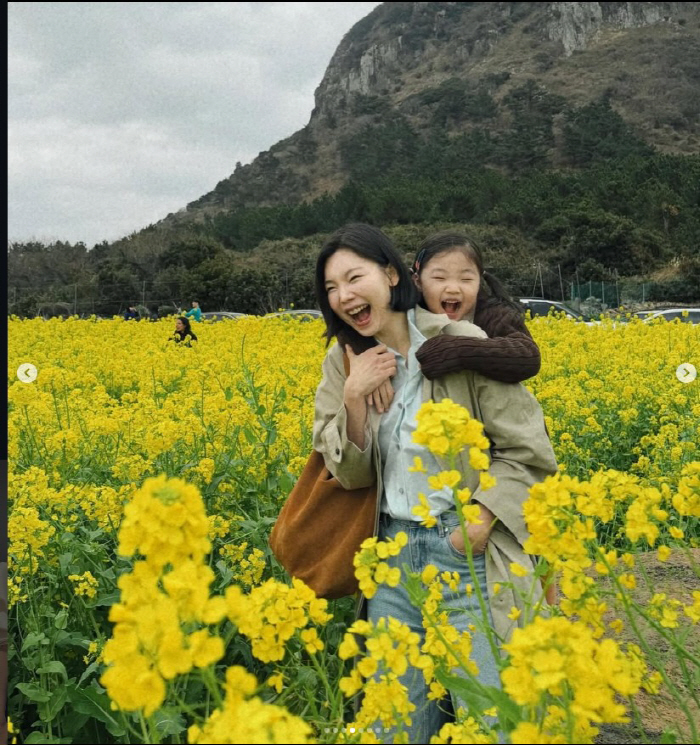 윤남기♥이다은, 유채꽃 보다 치열한 현실육아 "초1·18개월 사이 고군분…