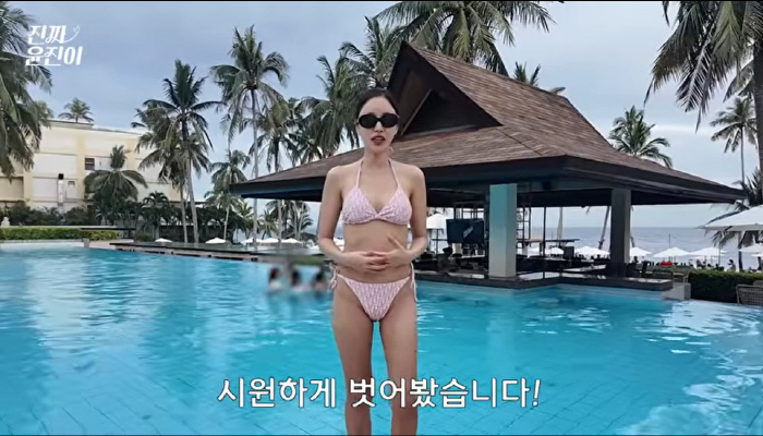 윤진이, 딸 둘 낳고도 뼈말라…'166만 원' 명품 비키니 자태