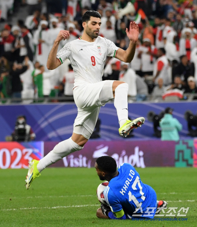 "美 트럼프와 싸우겠다" 이란 FW 타레미의 '애국 참전설', 선수측 즉…