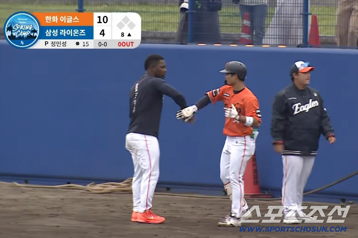 '찐이다!' 최종전 2루타-스리런포로 화룡점정한 전체 3순위 외야수. 연…