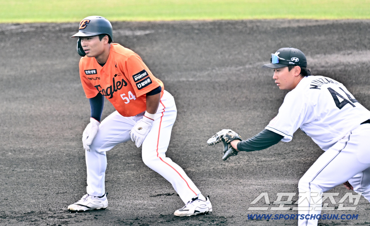 '찐이다!' 최종전 2루타-스리런포로 화룡점정한 전체 3순위 외야수. 연…