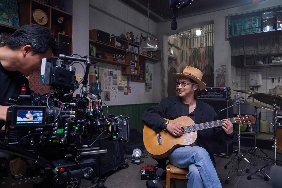 [공식] 고아성♥문상민에 전세계가 빠졌다..'파반느', 넷플릭스 비영어 …