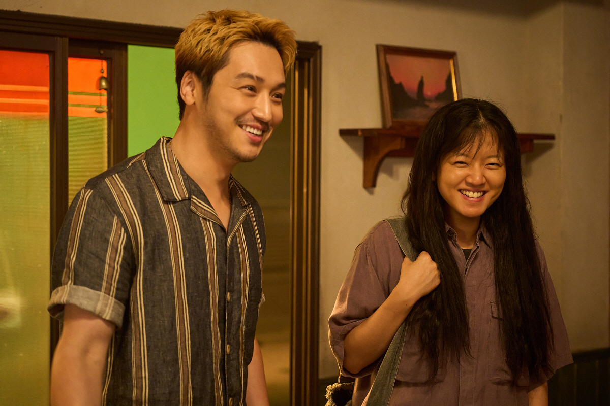 [공식] 고아성♥문상민에 전세계가 빠졌다..'파반느', 넷플릭스 비영어 …