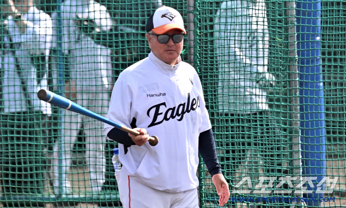 가장 먼저 귀국하는 한화. 우승 준비 됐습니까. 명장의 총평 "수비, 팀…