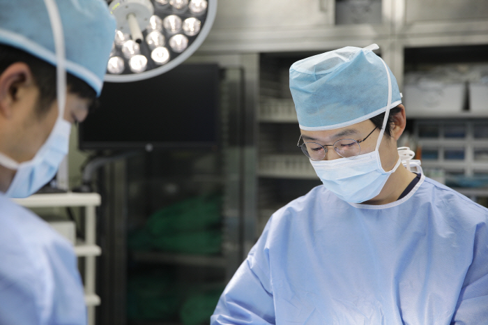 메드렉스병원, AI가 설계하고 줄기세포가 채우는 '자기 관절 보존' 새 시대 연다