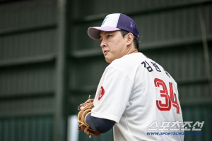 기적의 회복 속도, 불굴의 의지...김원중 불펜 피칭도 했다, 개막전 가능할까