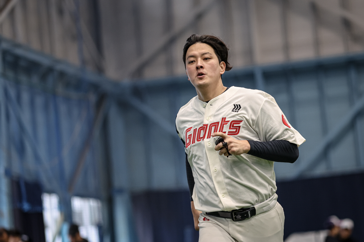 기적의 회복 속도, 불굴의 의지...김원중 불펜 피칭도 했다, 개막전 가…