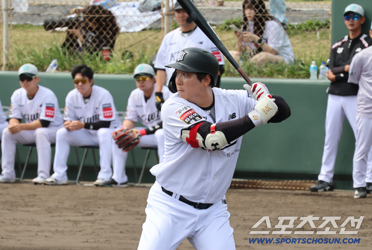 "현수 형 만나고 알았다, 내가 안일했다" 오재원의 한화는 올해 이 선수…