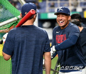 '한국인 엄마 위해' 韓 2번타자 낙점, 감독 '하트' 날릴 정도로 대만족…