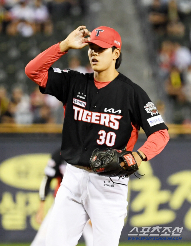 '은퇴 번복' KIA도 충격, 157㎞ 유망주 해외 이적이라니…규정 문제…