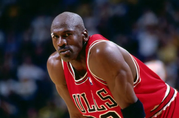 "마이클 조던, 1대1 수비 박살난다" 팀 하더웨이 시니어의 황당주장. "가상의 1대1, 조던 수비력 한계보일 것"