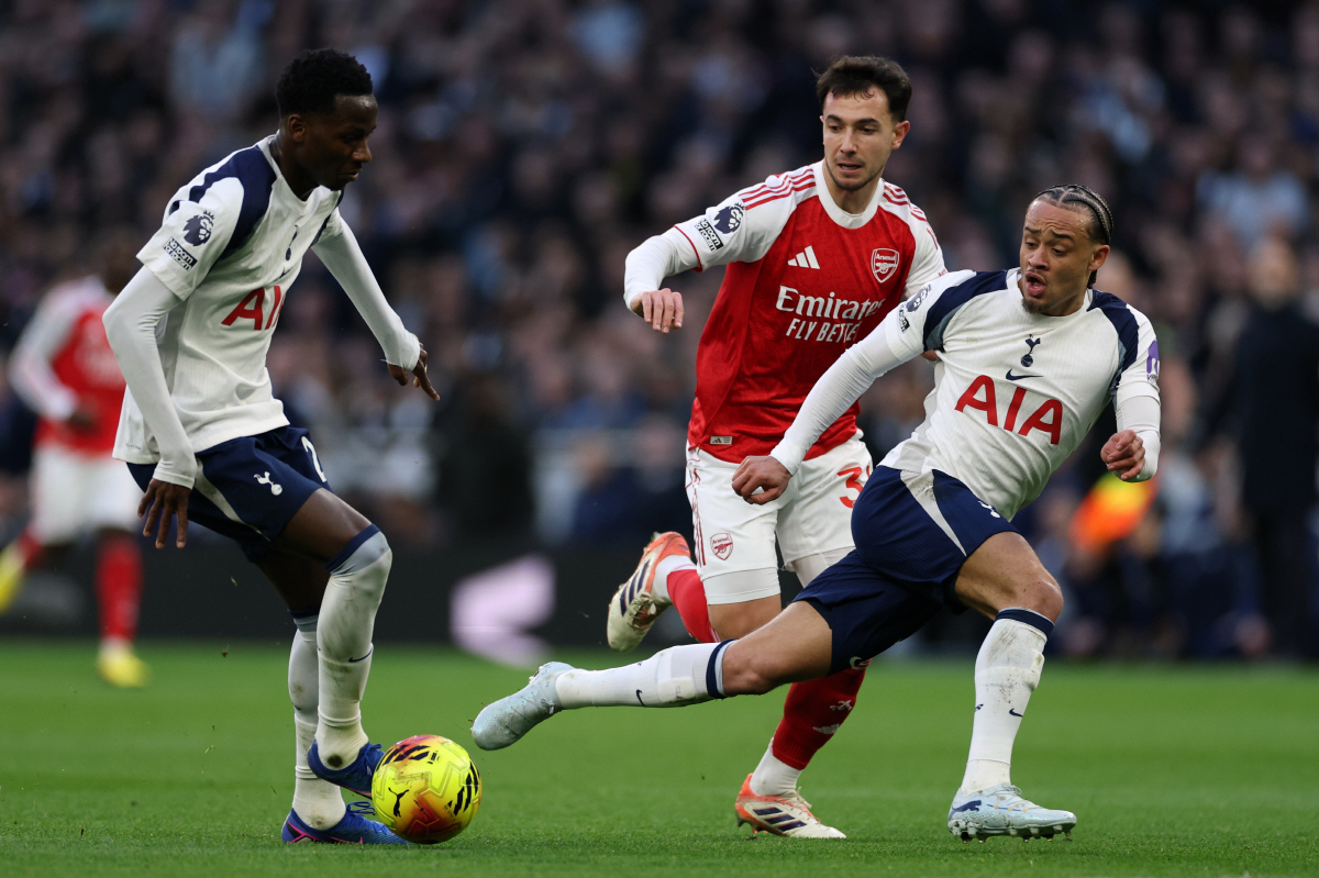 韓 초대형 경사! 양민혁, 토트넘 1군 데뷔 초임박→"시몬스 밀어낼 재능…