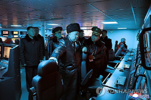 김정은, `최현호` 순항미사일 시험발사 참관…