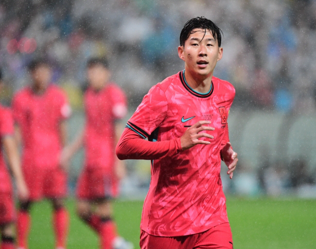 "韓 축구 극찬 터졌다!" '캡틴' 손흥민 마무리 능력 최고→'에이스' …