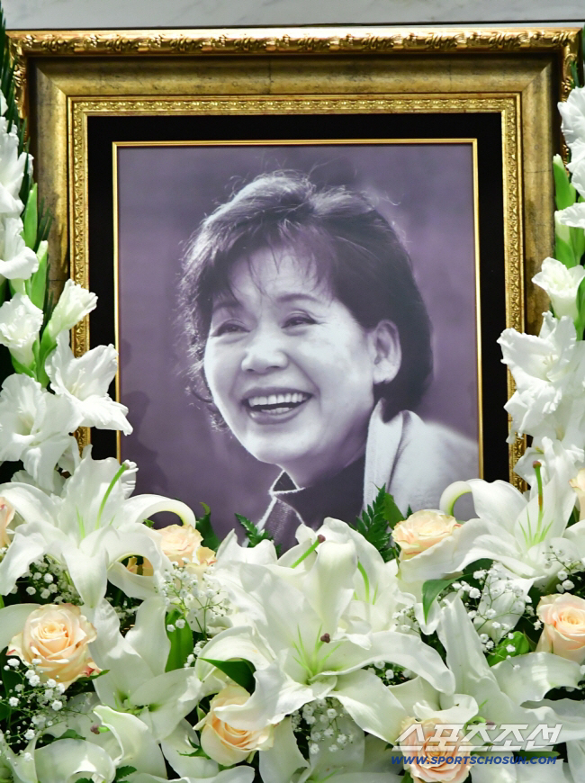 '올가미' 윤소정, 패혈증으로 입원 5일만 사망…