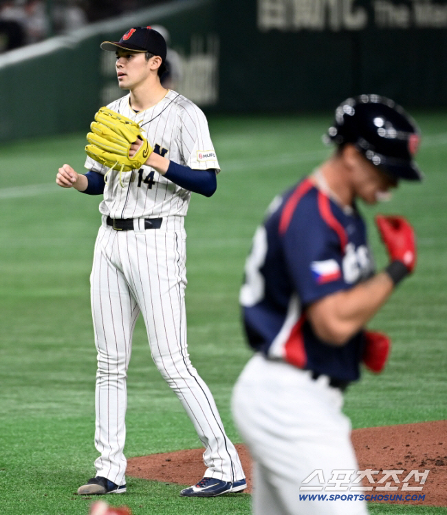 "압박감 크다. 도망가고 싶다" 체코 사령탑의 격정 토로, 공한증일까, …
