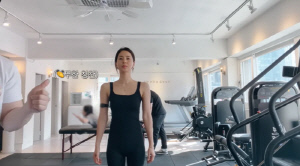 한채아, 46kg까지 빼더니..'제니 직각어깨' 완성 