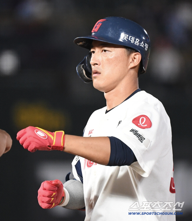 4명 빠져도 안 쓴다 → '그 이름' 나오자 분위기 싸늘.. "보고 받을…