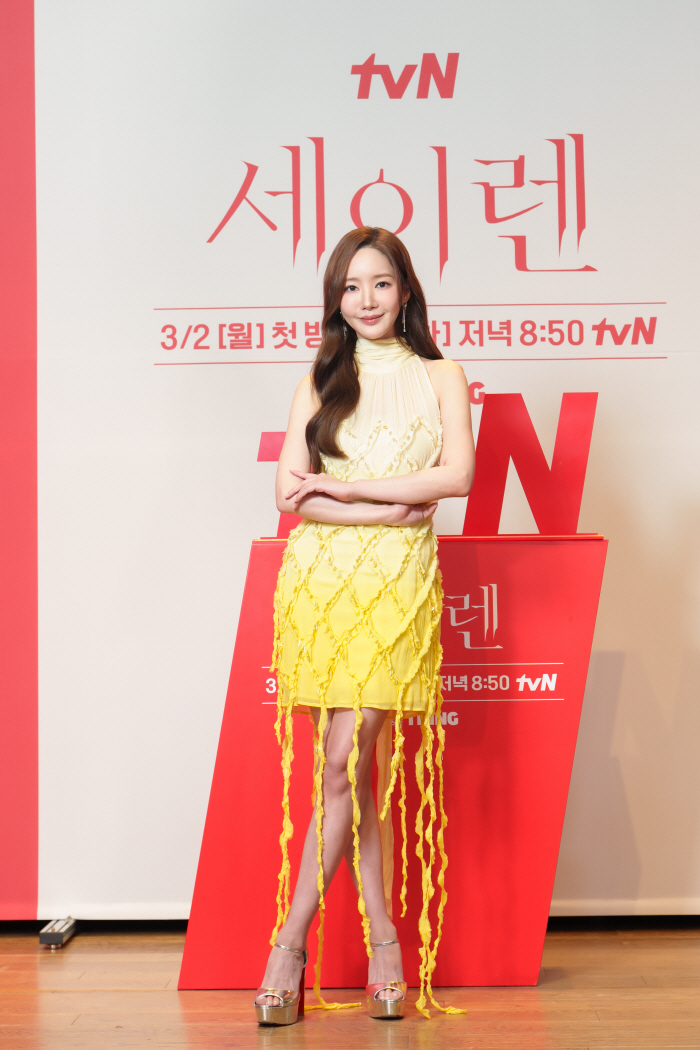 "밥 안 먹고 물만 3L 마셔"…'37kg 뼈마름' 박민영, '세이렌' 금식 투혼→'도파민영' 컴백