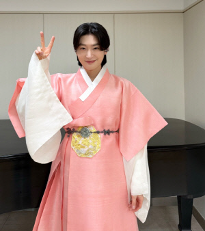 [청룡랭킹] 가수 김용빈, 2월 청룡랭킹 남자 가수 부문 1위…첫 타이틀 차지