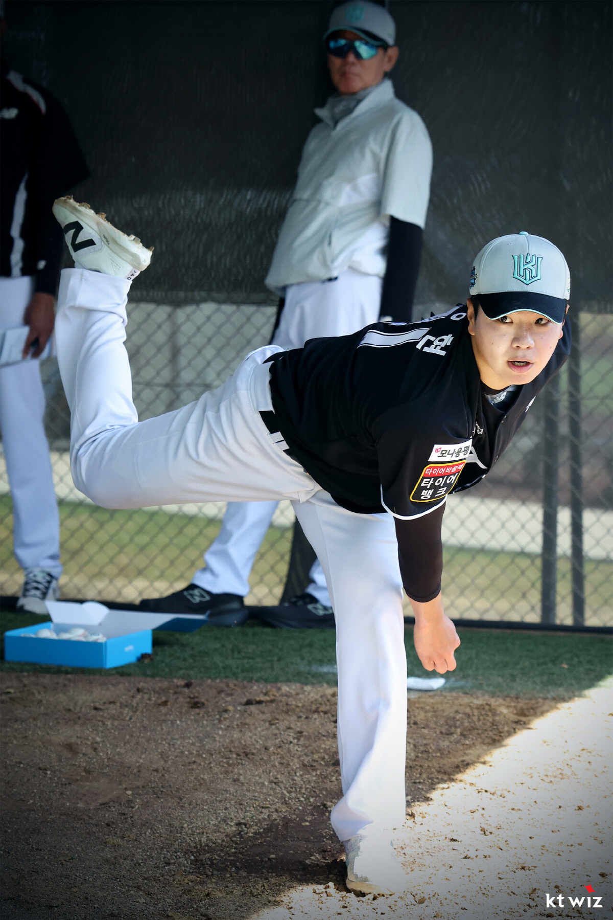 'ERA 0.89 → 6.99' 후반기 악몽은 잊어라! 부상 아픔 딛고 …