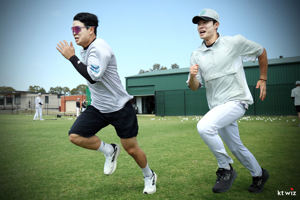 'ERA 0.89 → 6.99' 후반기 악몽은 잊어라! 부상 아픔 딛고 …