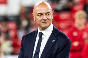 충격! 손흥민도, 케인도 아니다...토트넘 가장 큰 공백은 '짠돌이' 회장 