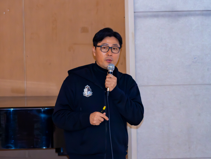 서울 이랜드, 유소년 학부모 설명회 개최…성장 중심의 육성 철학 공유!