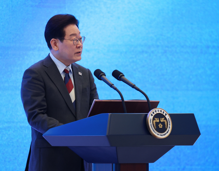 李 대통령, 동계올림픽 선수단 오찬 "한계를 뛰어넘는 도전, 대한민국의 자부심"→"국민 누구나 쉽게 국제대회 시청하도록 제도 개선"