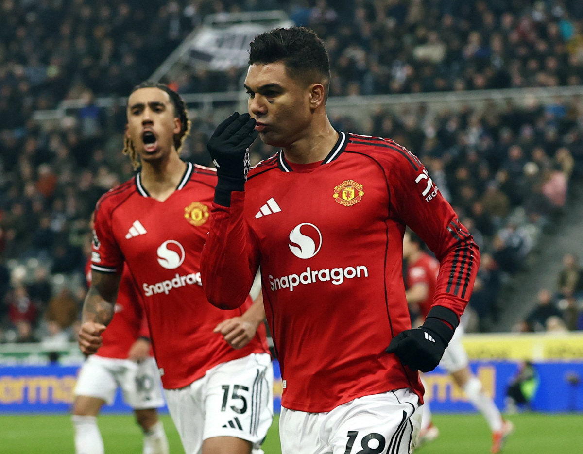 "OT에서 다시는 보고 싶지 않다" '극장골' 뉴캐슬에 패한 맨유 팬들 …