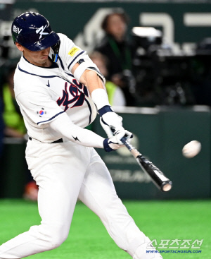 미쳤다! 단 3타석 만에 '백투백 멀티홈런', 마이너 홈런왕의 괴력...일본, 대만, 호주 방패도 뚫는다