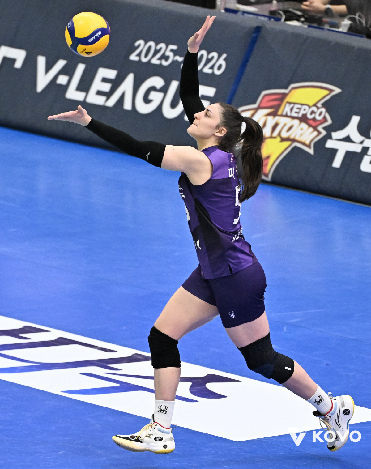 '은퇴 선언' 양효진 21득점+6블록 분투 → 2위 확보…승리는 흥국생명…