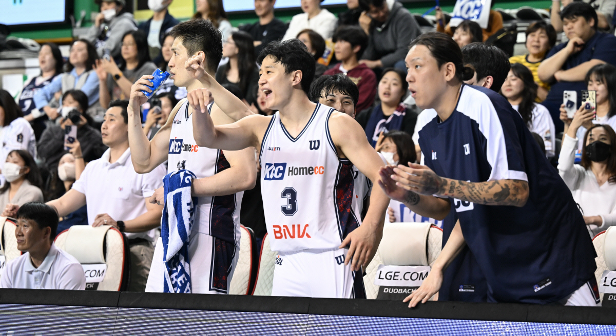 '부상 복귀? 반갑지만은 않네' KCC 최준용-송교창 합류에도 걱정 왜?…