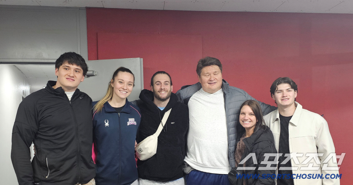 "처음엔 좀 부끄럽더라" 레베카 얼굴 붉힌 가족의 열혈 응원…"마음이 따…