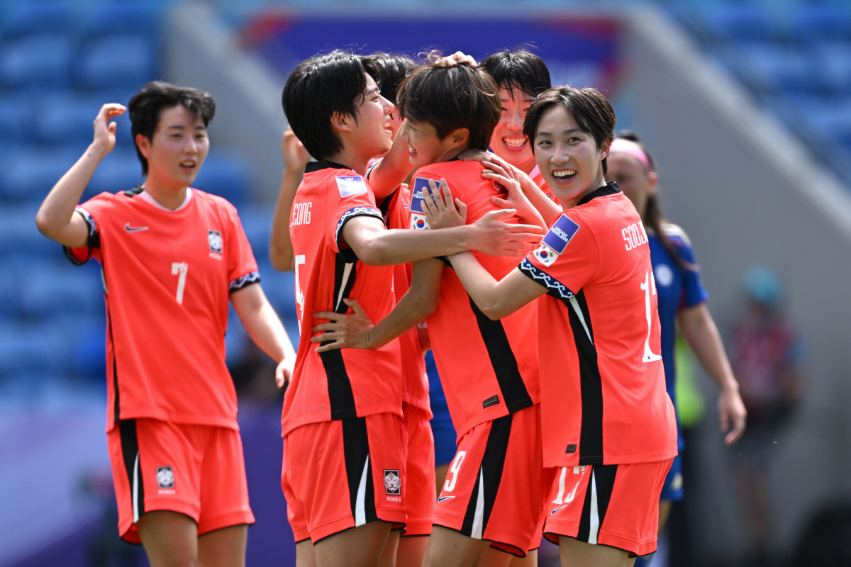 '한국전에선 침묵' 이란, 호주전에는 국가 부르고 경례! BBC, 외부 …